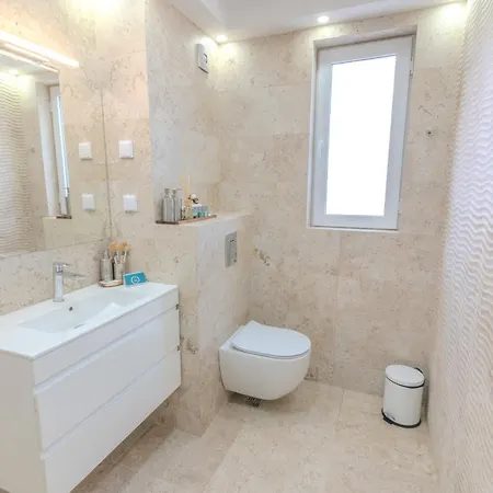Sea Twins Luxury - 150 M From The Apart Otel Sunny Beach