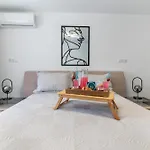 Sea Twins Luxury - 150 M From The 4* サニービーチ