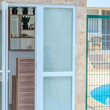 Ξενοδοχείο με διαμερίσματα Sea Twins Luxury - 150 M From The Σάνι Μπιτς