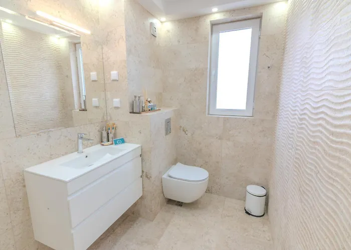 Sea Twins Luxury - 150 M From The Апартхотел Слънчев бряг