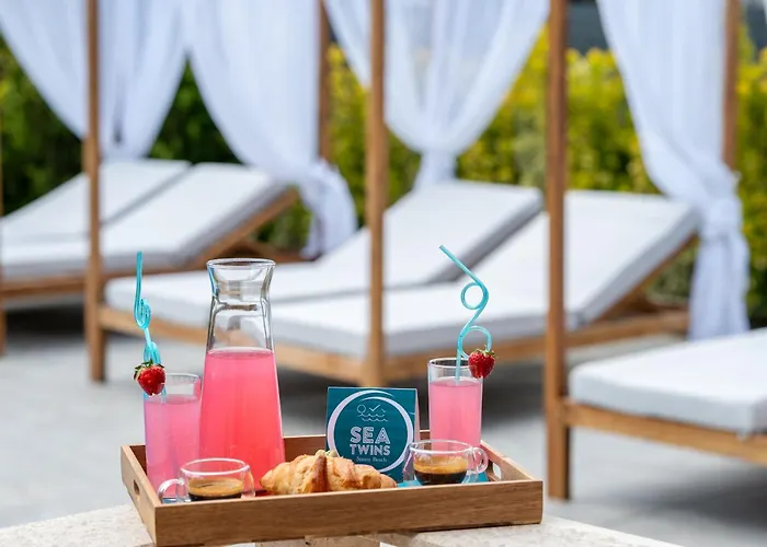 Апартхотел Sea Twins Luxury - 150 M From The 4*