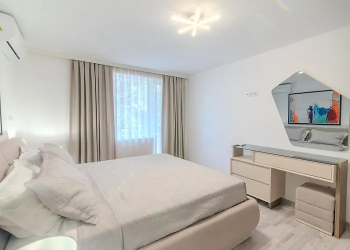 Sea Twins Luxury - 150 M From The 4* Слънчев бряг