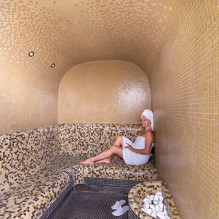 Aparthotel Sea Twins Luxury - 150 M From The 4*