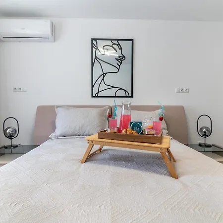 Sea Twins Luxury - 150 M From The 4* Σάνι Μπιτς