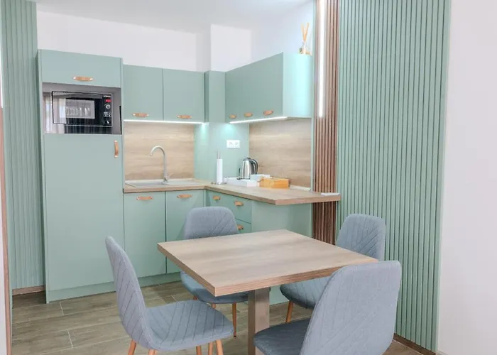 Apartmanhotel Sea Twins Luxury - 150 M From The Napospart