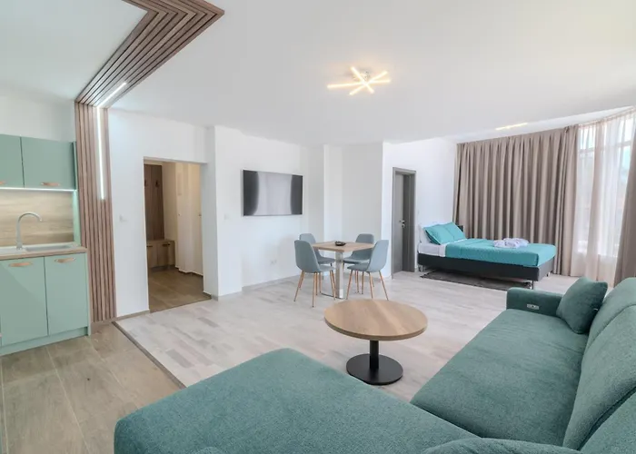 Sea Twins Luxury - 150 M From The Apartmanhotel 4*