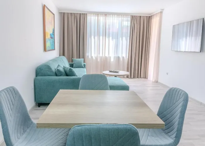 Sea Twins Luxury - 150 M From The Apart Otel Sunny Beach